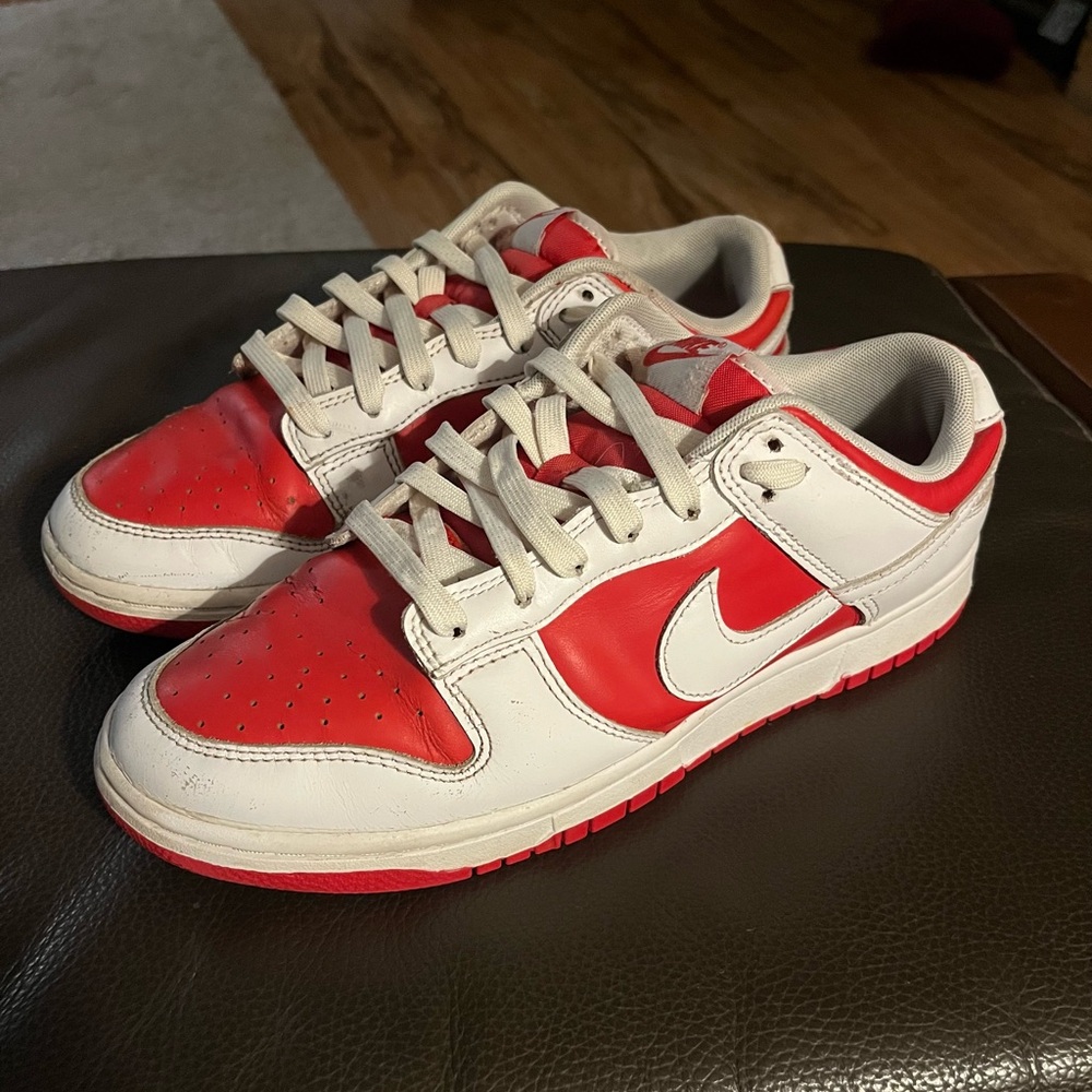 Nike dunk low championship red